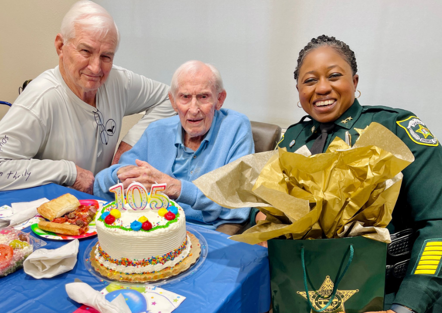 Policía veterano del condado de Orange celebró su 105 cumpleaños