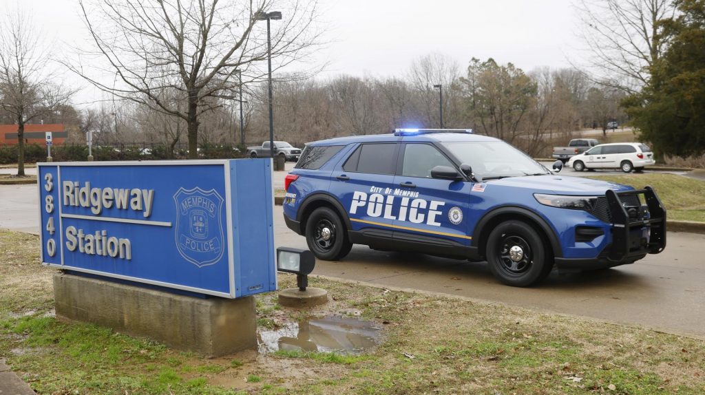 Despedidos 3 trabajadores sanitarios de Memphis por no evaluar adecuadamente a Nichols tras la paliza