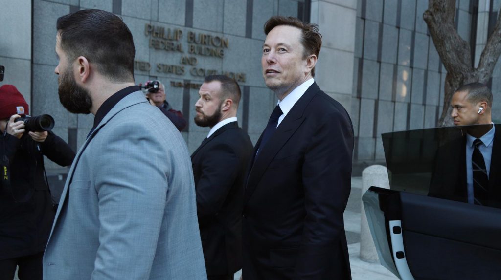Musk presume de popularidad y vuelve a pedir a los anunciantes que regresen a Twitter
