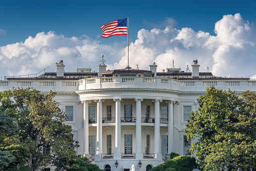 La Casa Blanca admite que está expandiendo la política migratoria de Trump