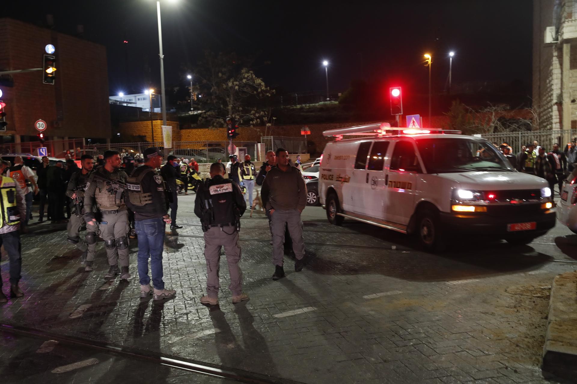 Al menos 7 muertos tras un ataque armado en una sinagoga de Jerusalén