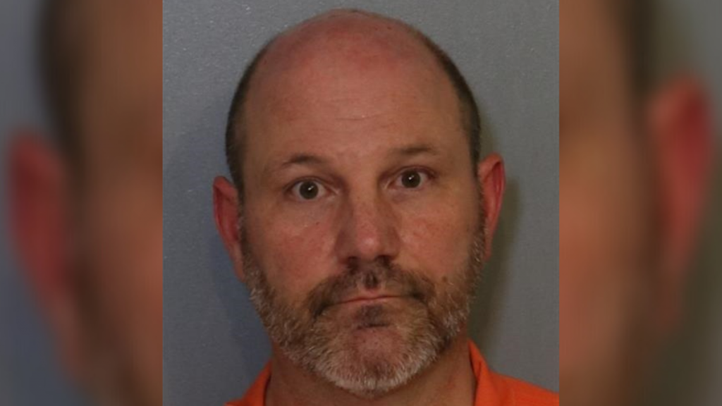 Director de la escuela secundaria St. Cloud fue arrestado por comportamiento incorrecto
