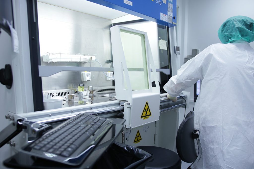 El riesgo de desarrollar COVID-19 aumenta en presencia de estos contaminantes químicos