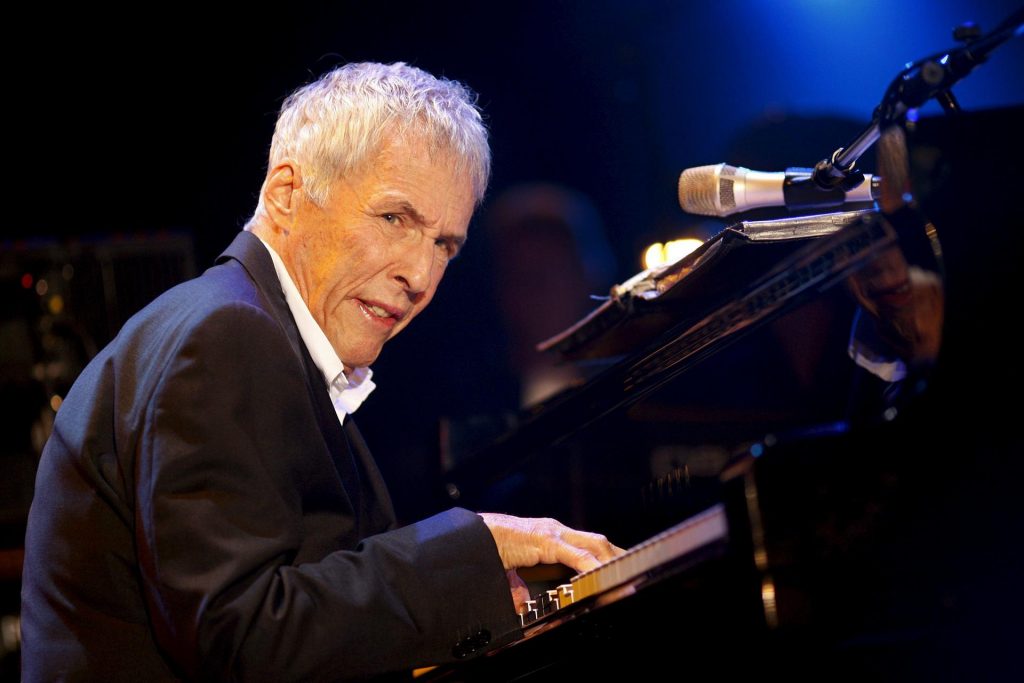 Murió el compositor estadounidense Burt Bacharach