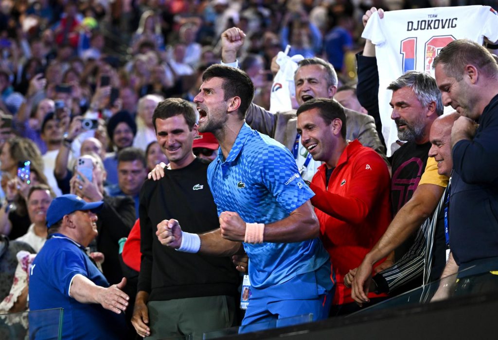 Djokovic tenía un desgarro de 3 centímetros en el muslo izquierdo cuando ganó el Abierto de Australia