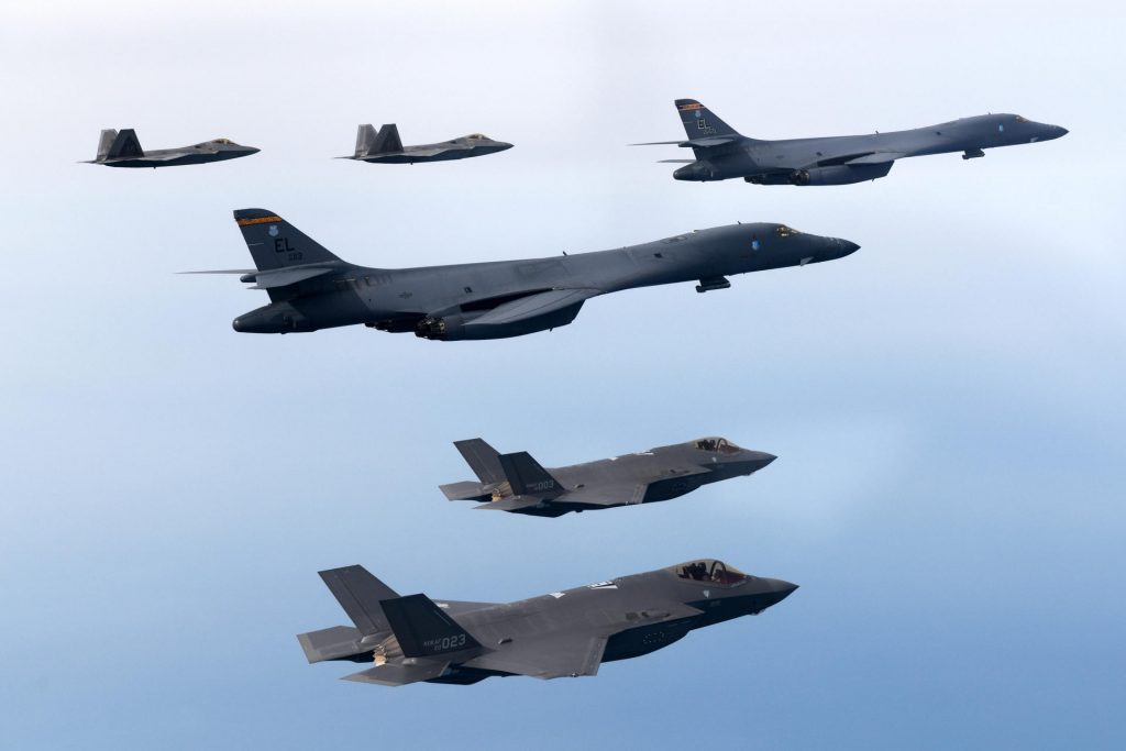 EEUU y Corea del Sur realizan maniobras militares aéreas para mejorar su "capacidad de defensa"