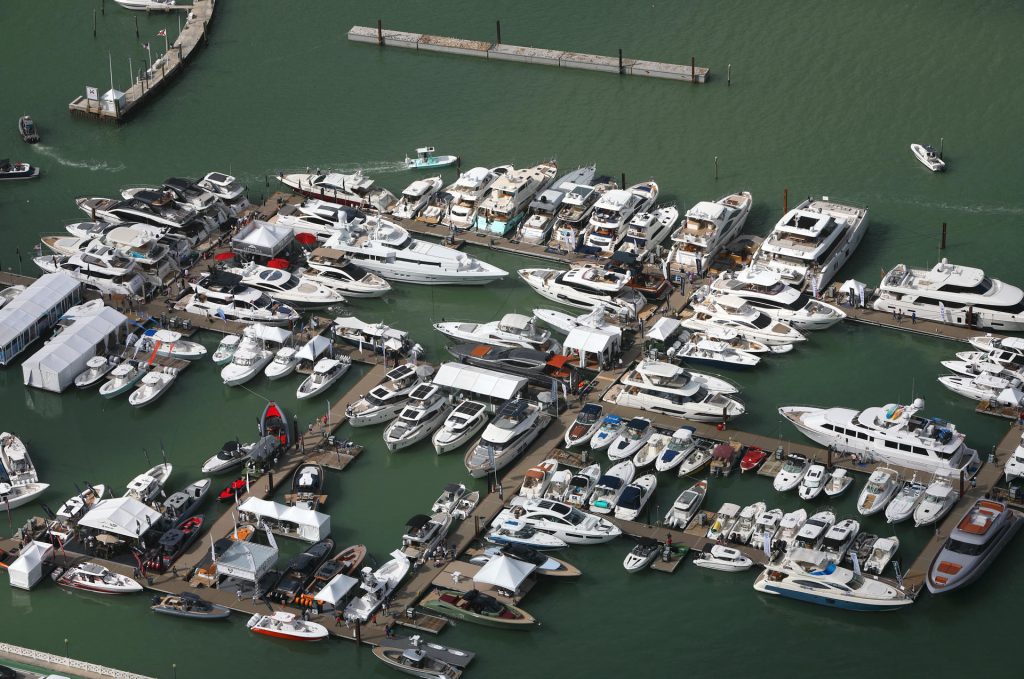 Más de mil embarcaciones presentes en la Feria Internacional Náutica de Miami