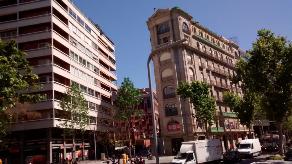 La gemelas argentinas que cayeron desde un balcón en España dejaron 2 cartas