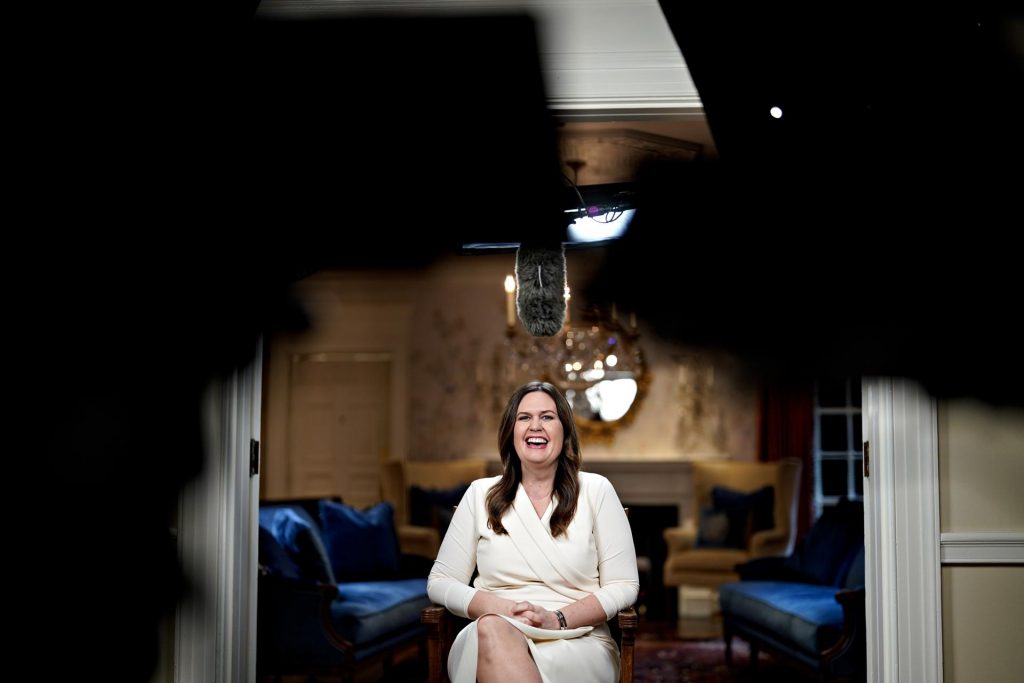 (+Video) Sarah Huckabee Sanders acusó a Biden de defender fantasías woke