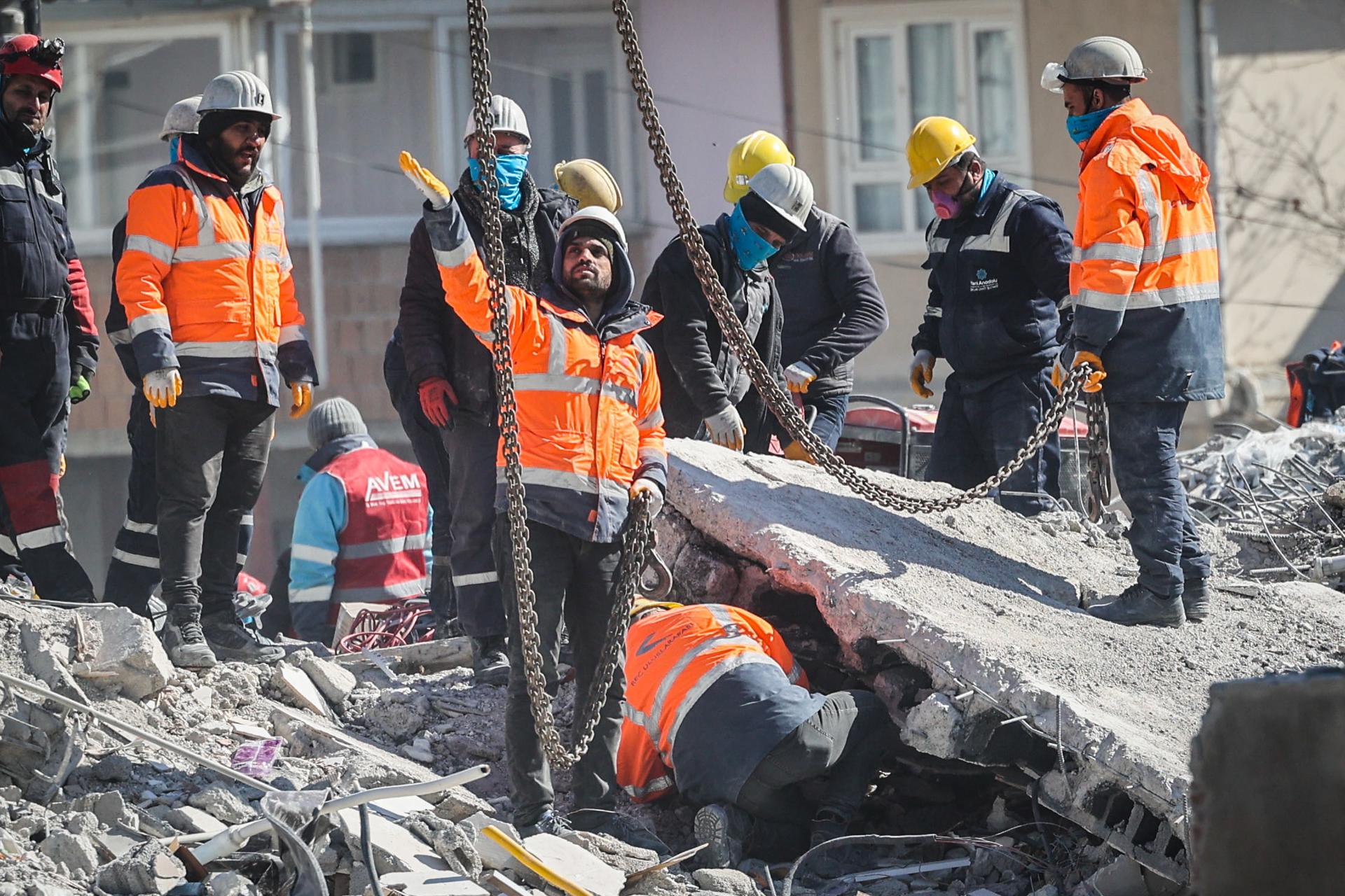 Terremotos en Turquía y Siria han causado más de 35 mil muertos