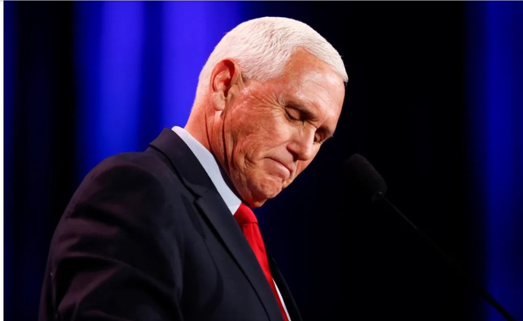 El fiscal que investiga a Donald Trump cita a declarar a Mike Pence