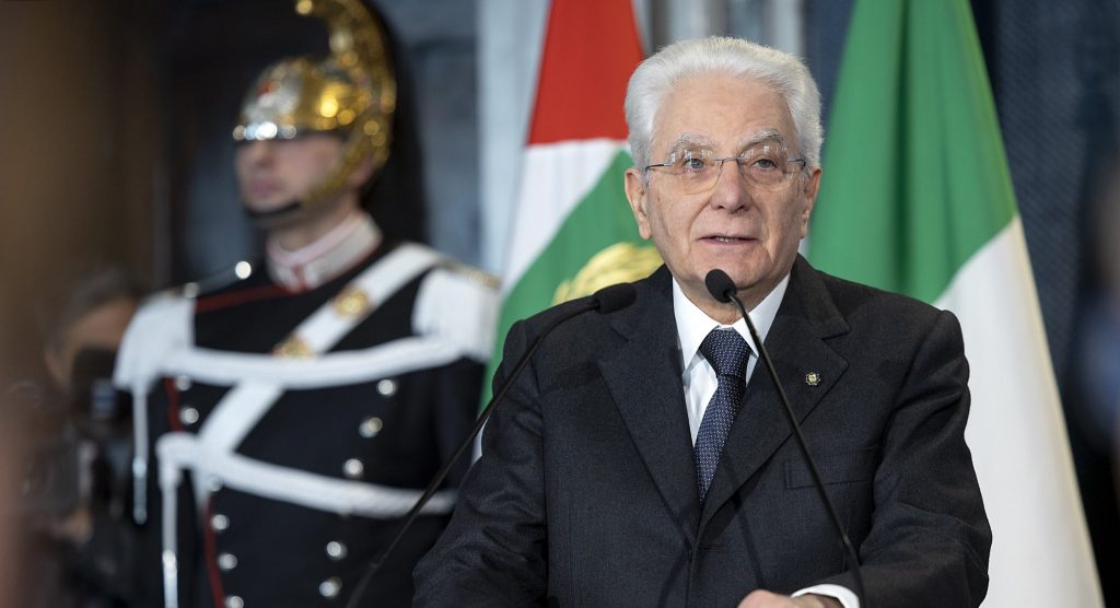 Urólogo fingió ser el presidente de Italia para conseguir trabajo