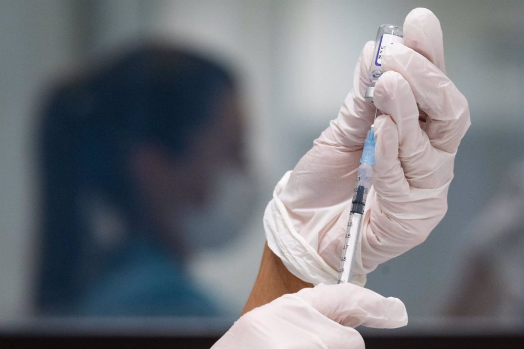 Una "cámara oculta" no demuestra que Pfizer explore mutar la COVID-19