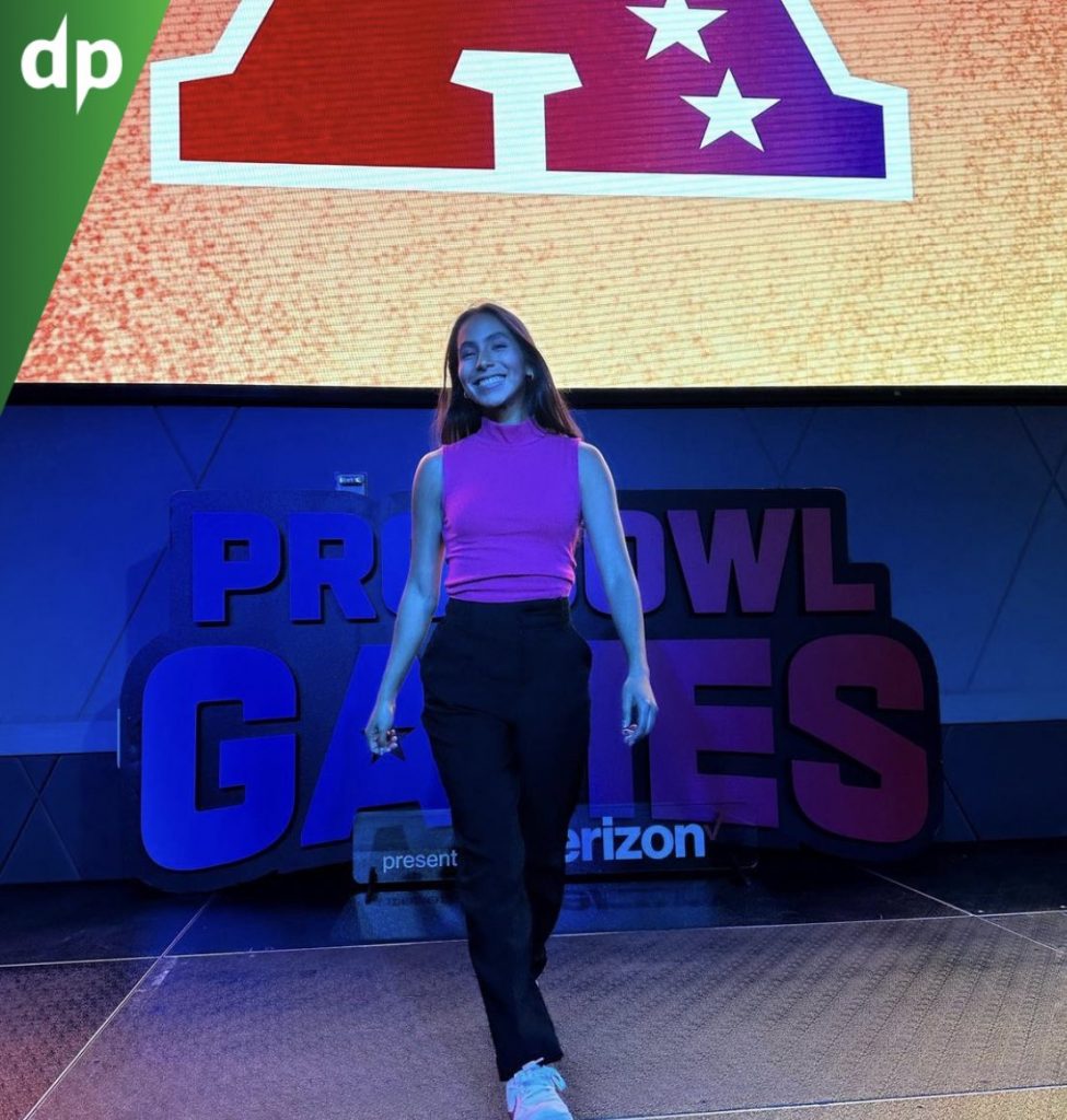 (+Video) La quarterback mexicana Diana Flores protagoniza la campaña Run With It de la NFL