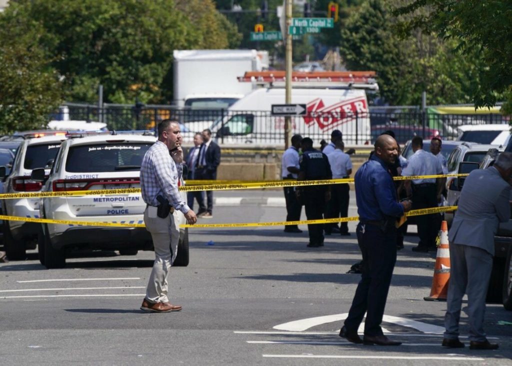 Un muerto y 3 heridos tras disparos de un hombre en el metro de Washington