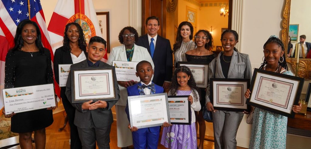 Gobernador y primera dama de Florida reciben a estudiantes y maestros para celebrar el Mes de la Historia Negra
