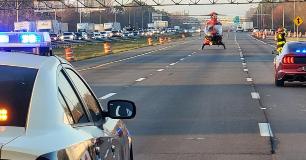 Cierran carriles vía oeste de la I-4 a la altura de MM62 por volcamiento de semirremolque