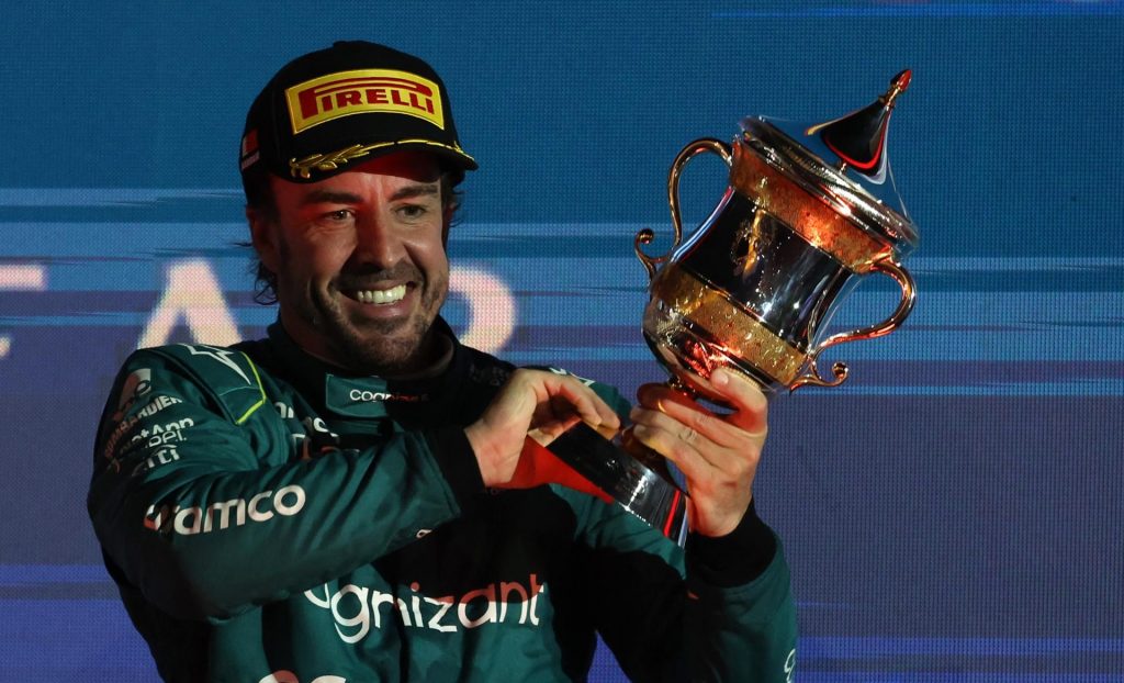 Acciones de Aston Martin se disparan casi un 25 % después de la carrera de Alonso