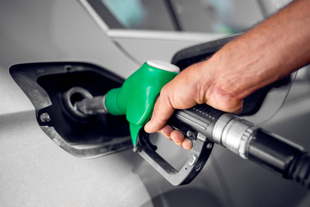 California aprueba ley que penaliza precios injustificados de la gasolina