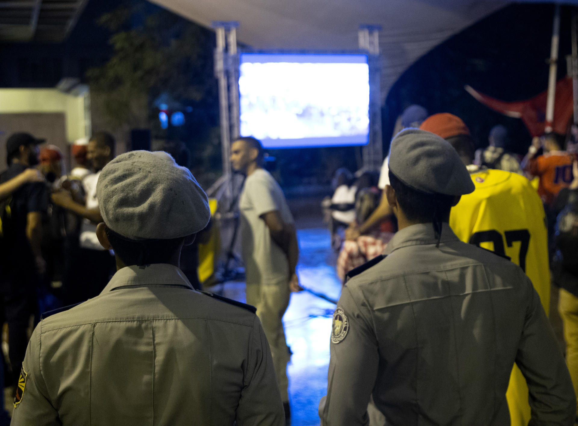 Policía detuvo a 4 personas, entre ellos "El Sexto", por entrar al campo en el Cuba-EEUU