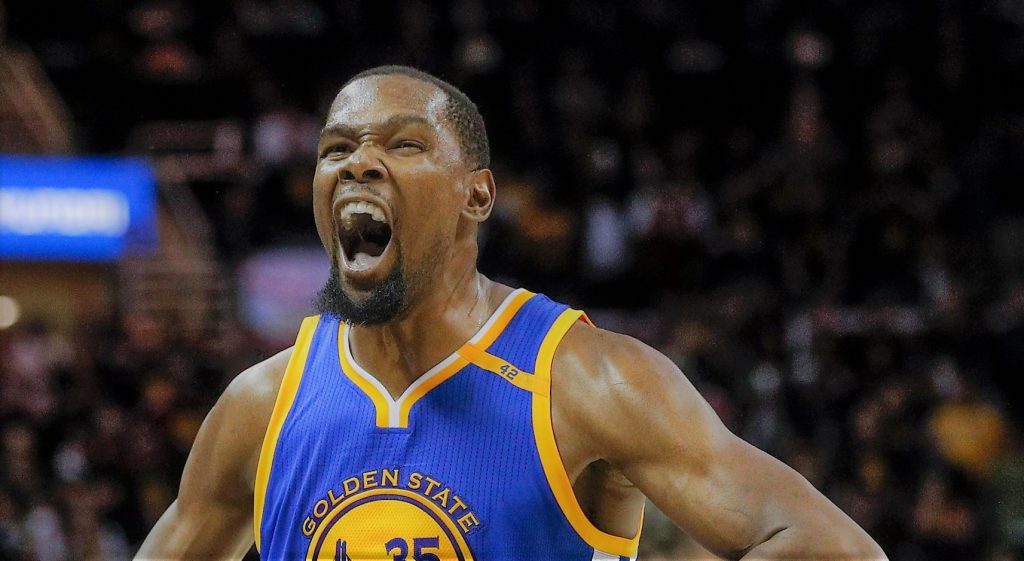 Durant debutó con los Suns tras casi 2 meses de baja