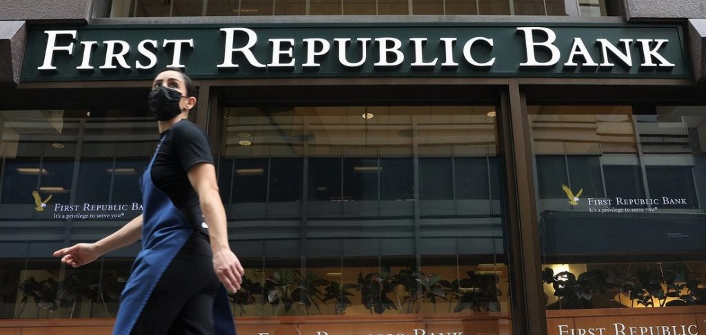 First Republic Bank no descarta la venta