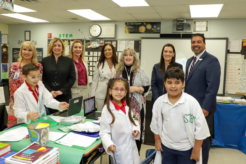 Gobernación de Florida anunció el segundo concurso de arte espacial para estudiantes