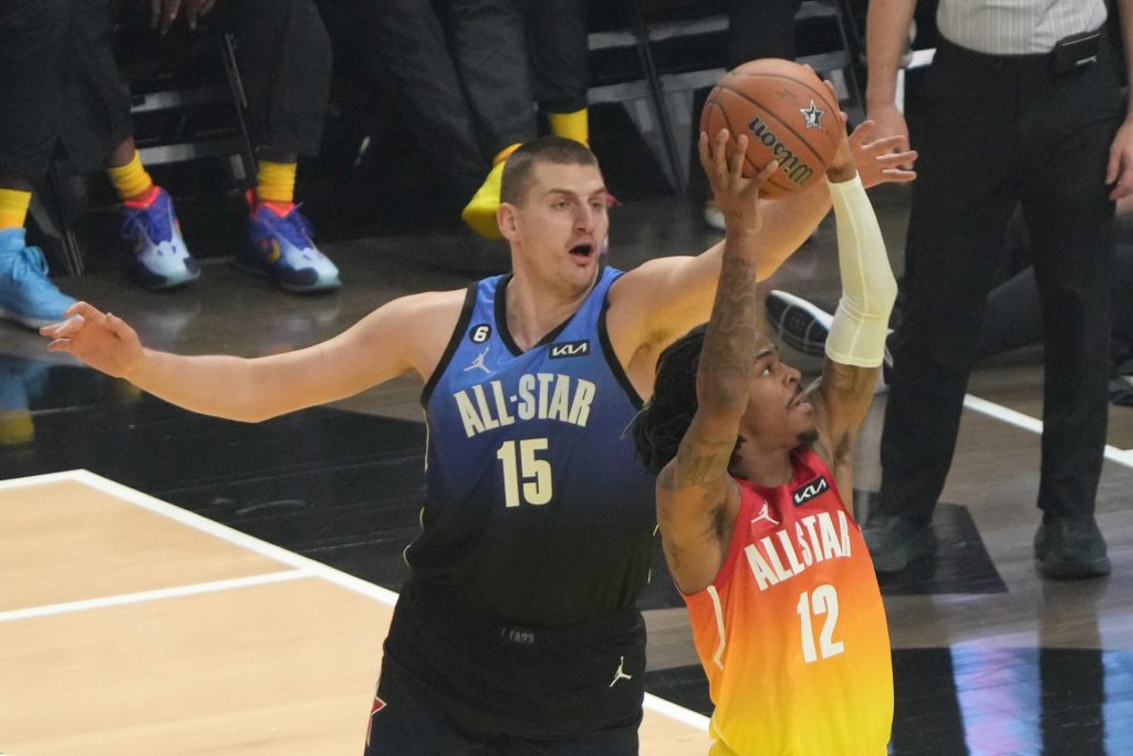 Jokic logró 100 triples-dobles con 14 puntos, 11 rebotes y 10 asistencias