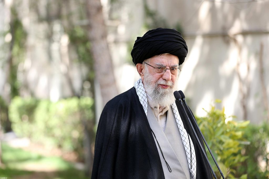 Líder supremo de Irán anunció que no habrá amnistía para los autores de los envenenamientos de niñas