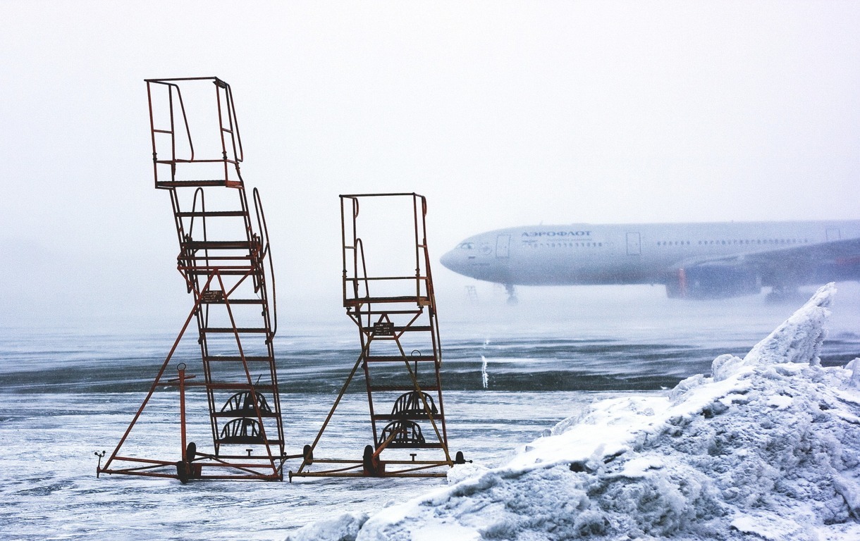 Nevadas, lluvias e inundaciones dejan apagones y vuelos cancelados en EEUU