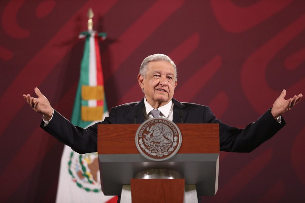 López Obrador a los manifestantes: “Ándale y no provoques”