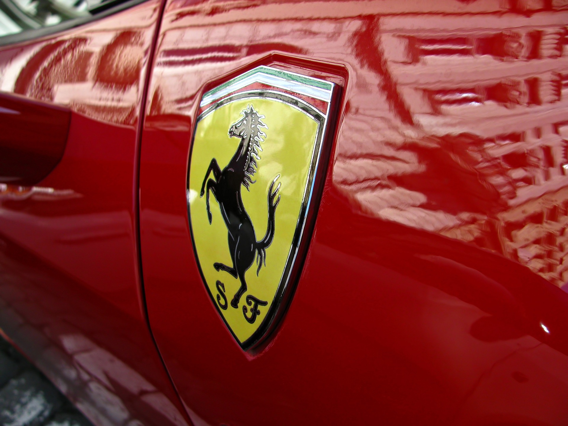 Ferrari no acepta chantaje de ciberdelincuentes tras robo de datos de sus clientes