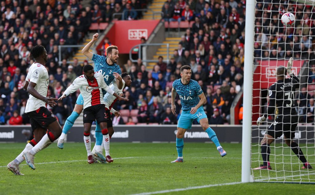 El Tottenham se complica tras empatar con el Southampton