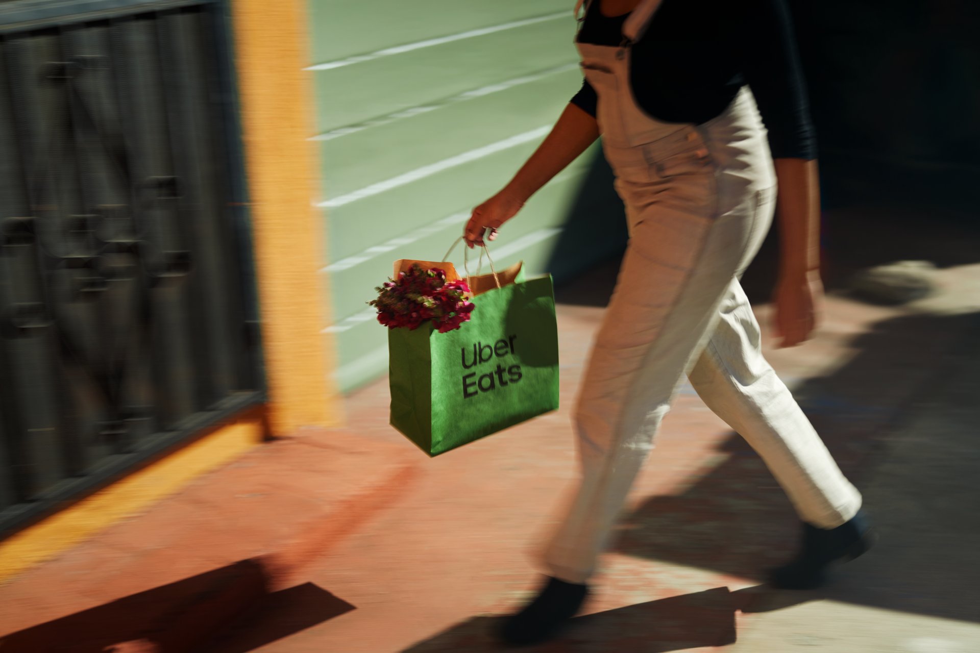Uber Eats eliminó 5 mil restaurantes virtuales en EEUU por ofrecer el mismo menú