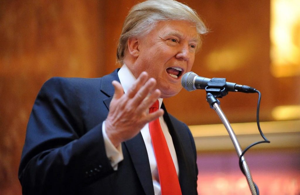 La campaña de Trump recauda 4 millones en un día tras su imputación