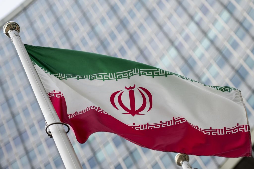 Más de 100 detenidos por los envenenamientos de niñas en colegios de Irán