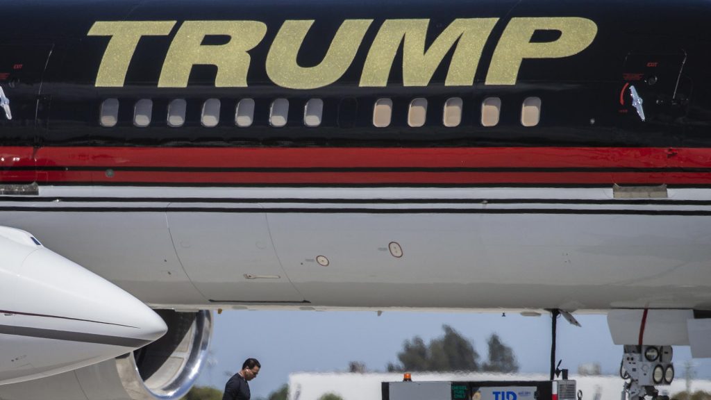 Medios aseguran que el gran jurado de Manhattan no se reunirá este miércoles por el caso de Trump