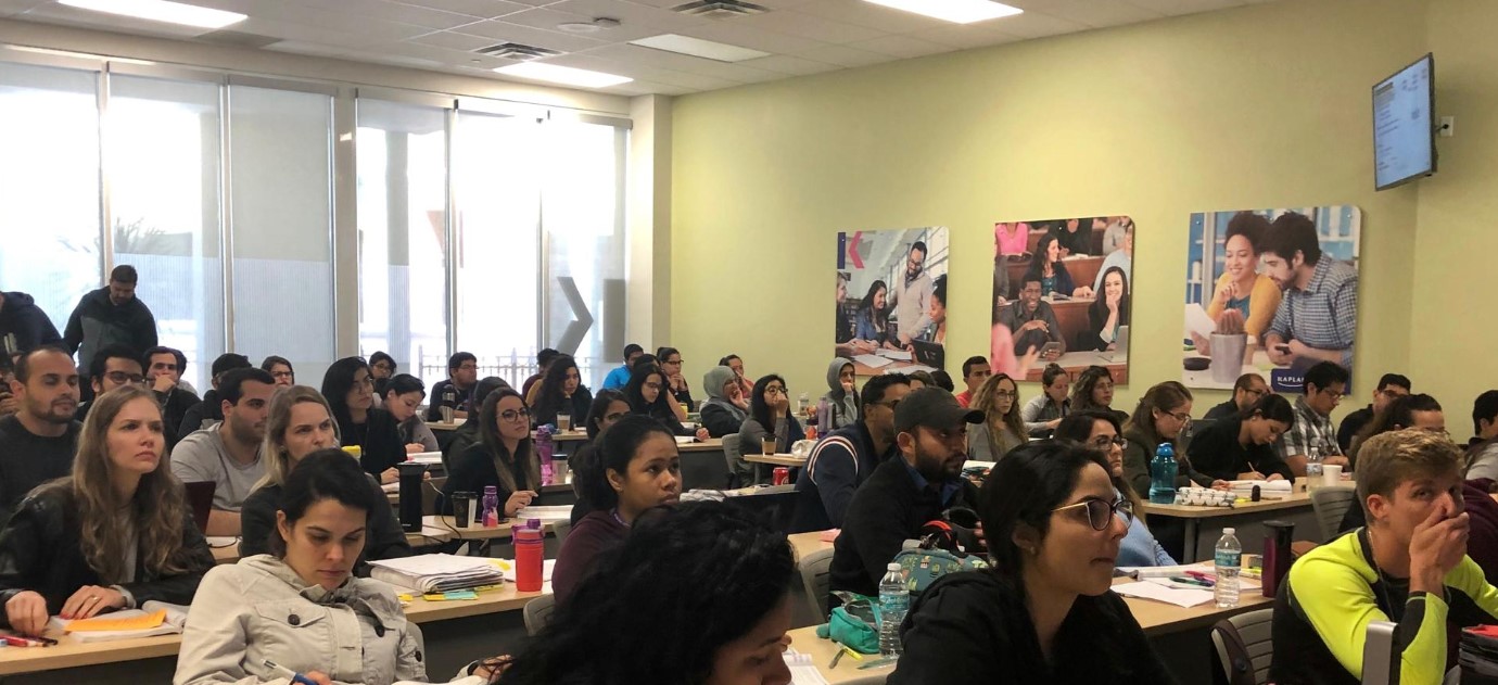 Tribunal de EEUU mantiene bloqueo de ley que restringe en aulas debate racial