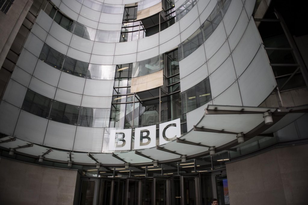 Gobierno británico deja en manos de la BBC la resolución de la crisis con Lineker