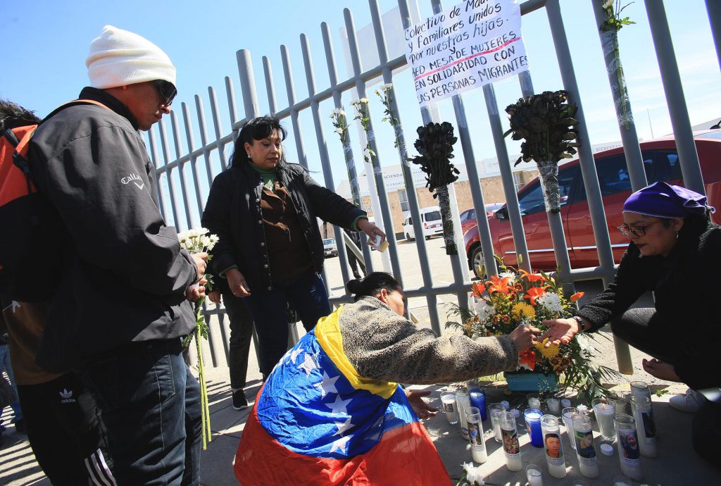 Migrantes venezolanos en Ciudad Juárez piden protección tras incendio que terminó en tragedia