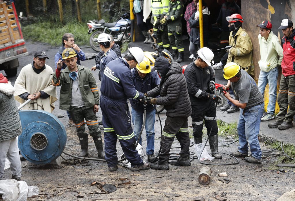 Hallan sin vida a los 10 mineros colombianos atrapados tras las explosiones del martes