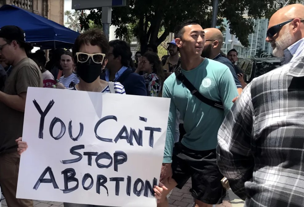 Radican el esperado proyecto de ley para restringir más el aborto en Florida