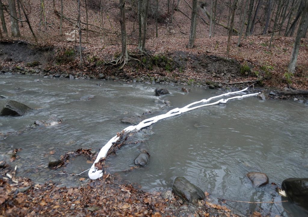 Analizarán el agua del río cercano al accidente del tren en Ohio para descartar contaminación