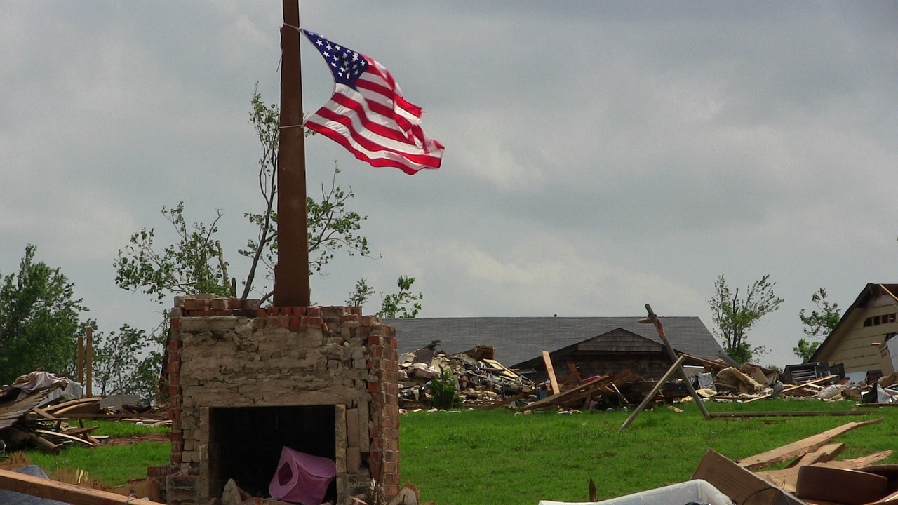 Al menos ocho muertos por una nueva ola de tornados en el Medio Oeste estadounidense