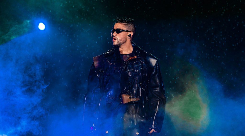 (+Videos) Bad Bunny hizo mucho más que cantar en Coachella