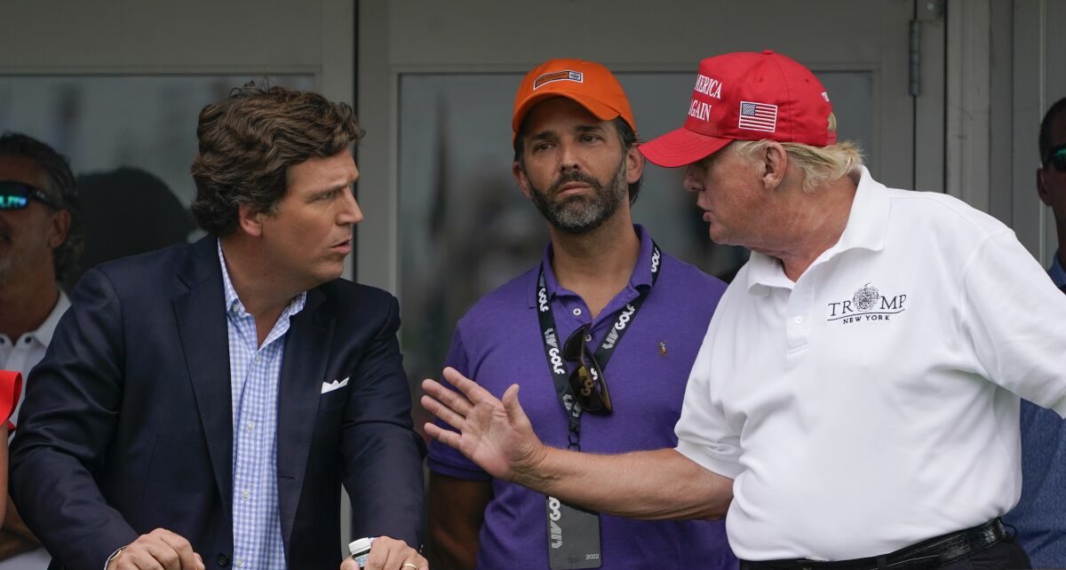 La salida de Tucker Carlson de Fox News dejó a Trump conmocionado