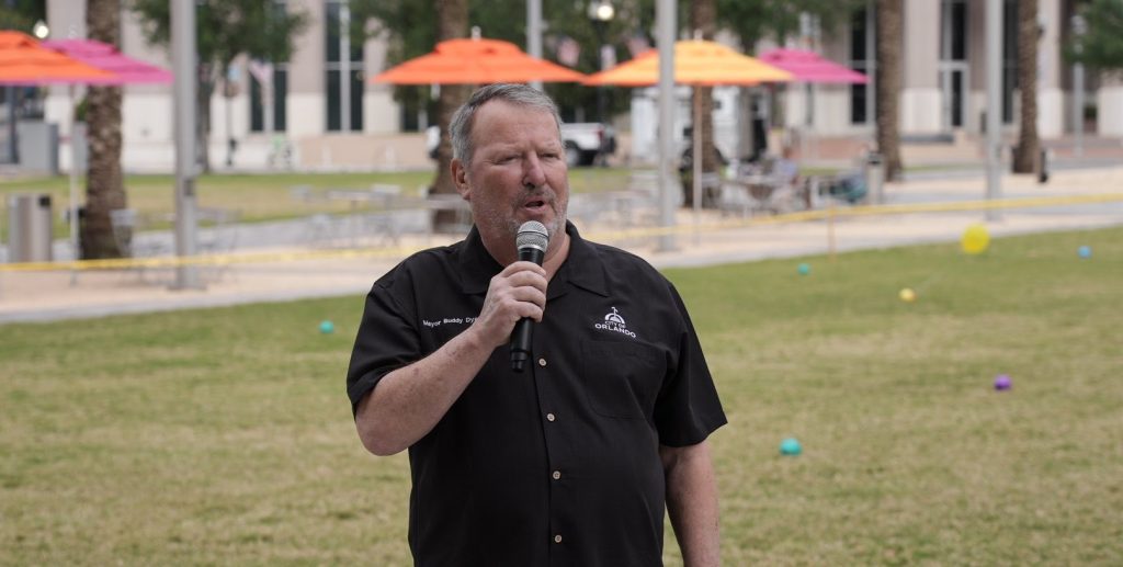 El alcalde Buddy Dyer lanza candidatura para su sexto mandato en Orlando