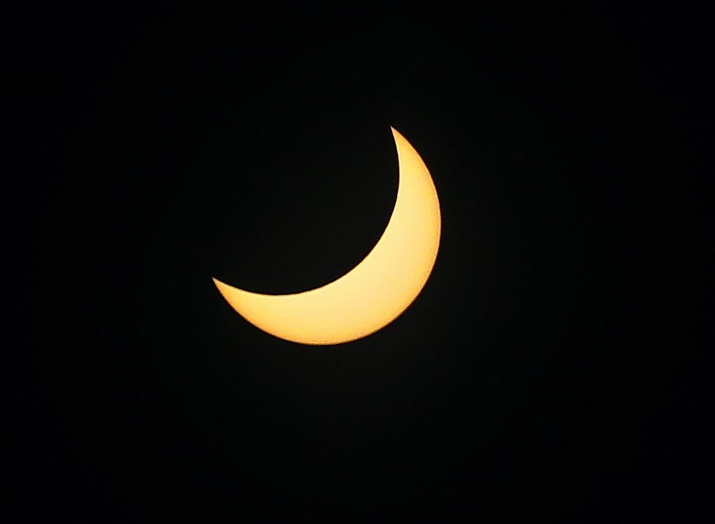 (+Video) Eclipse solar total en Australia duró un minuto