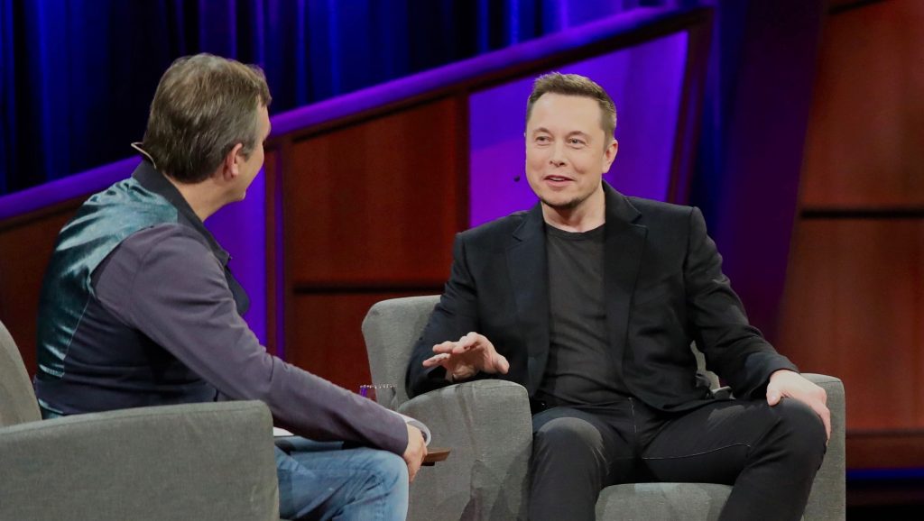 Musk admite que comprar Twitter fue "doloroso"