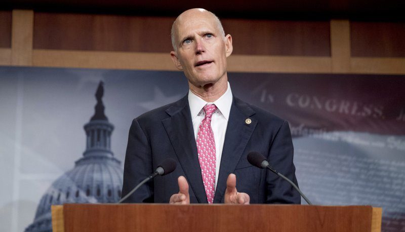 Senador de Florida introduce propuesta para que guardias armados protejan escuelas de EEUU